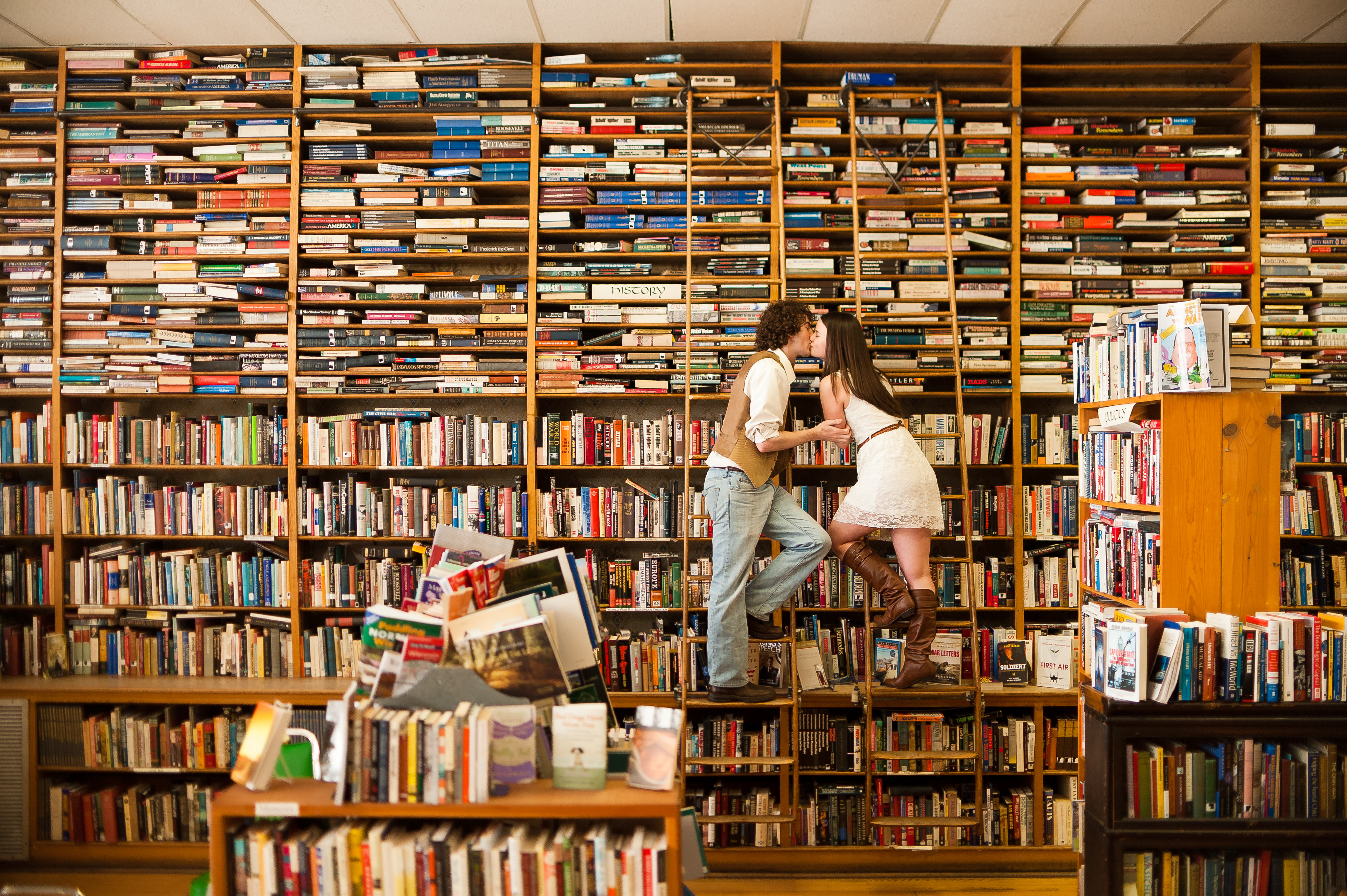 adventurours photography, wedding, photography, books, engagement, kiss, minneapolis