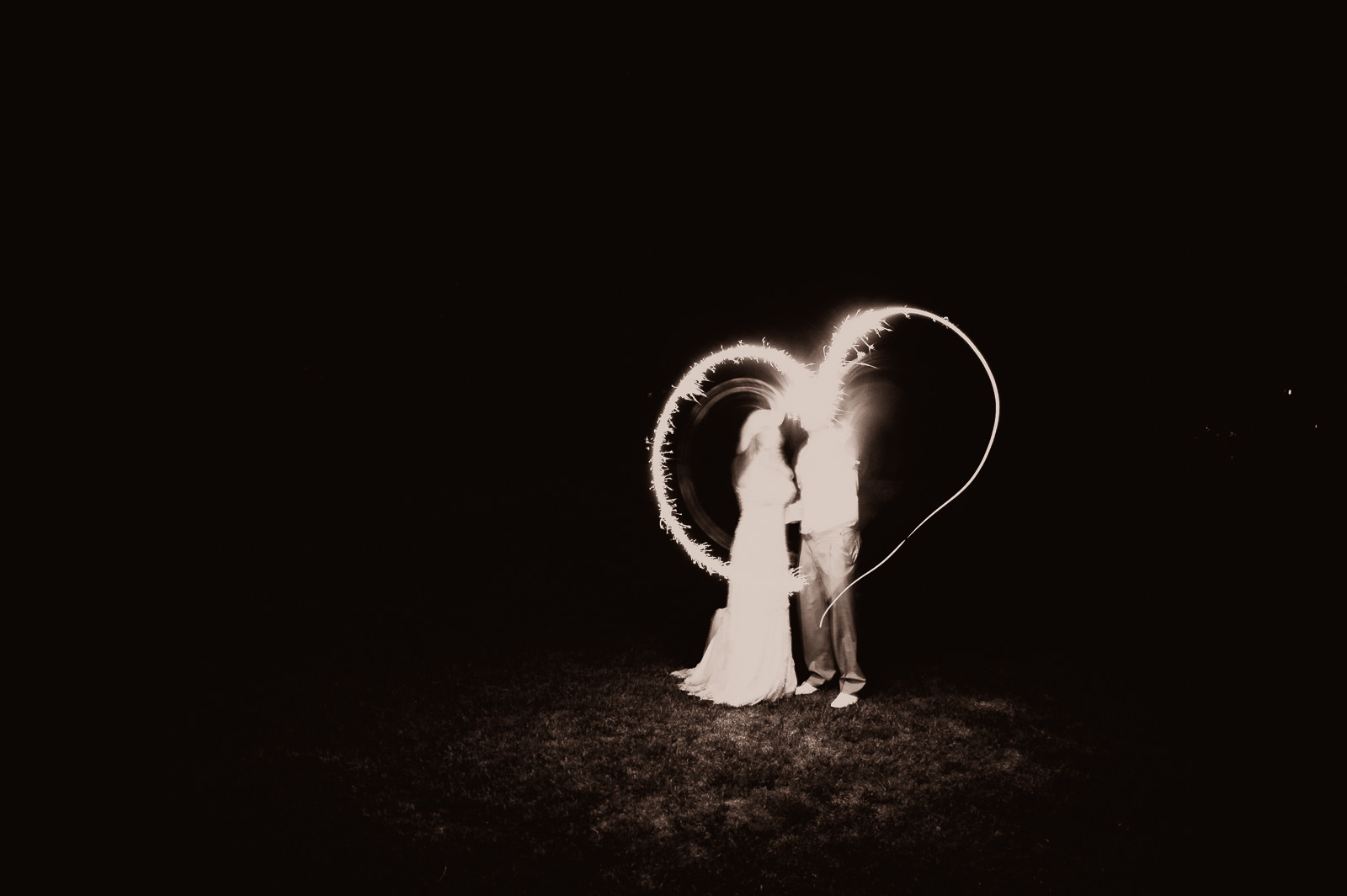 wedding, photography, engagement, minneapolis, lumen, adventurous, couture, heart, duluth, kiss,