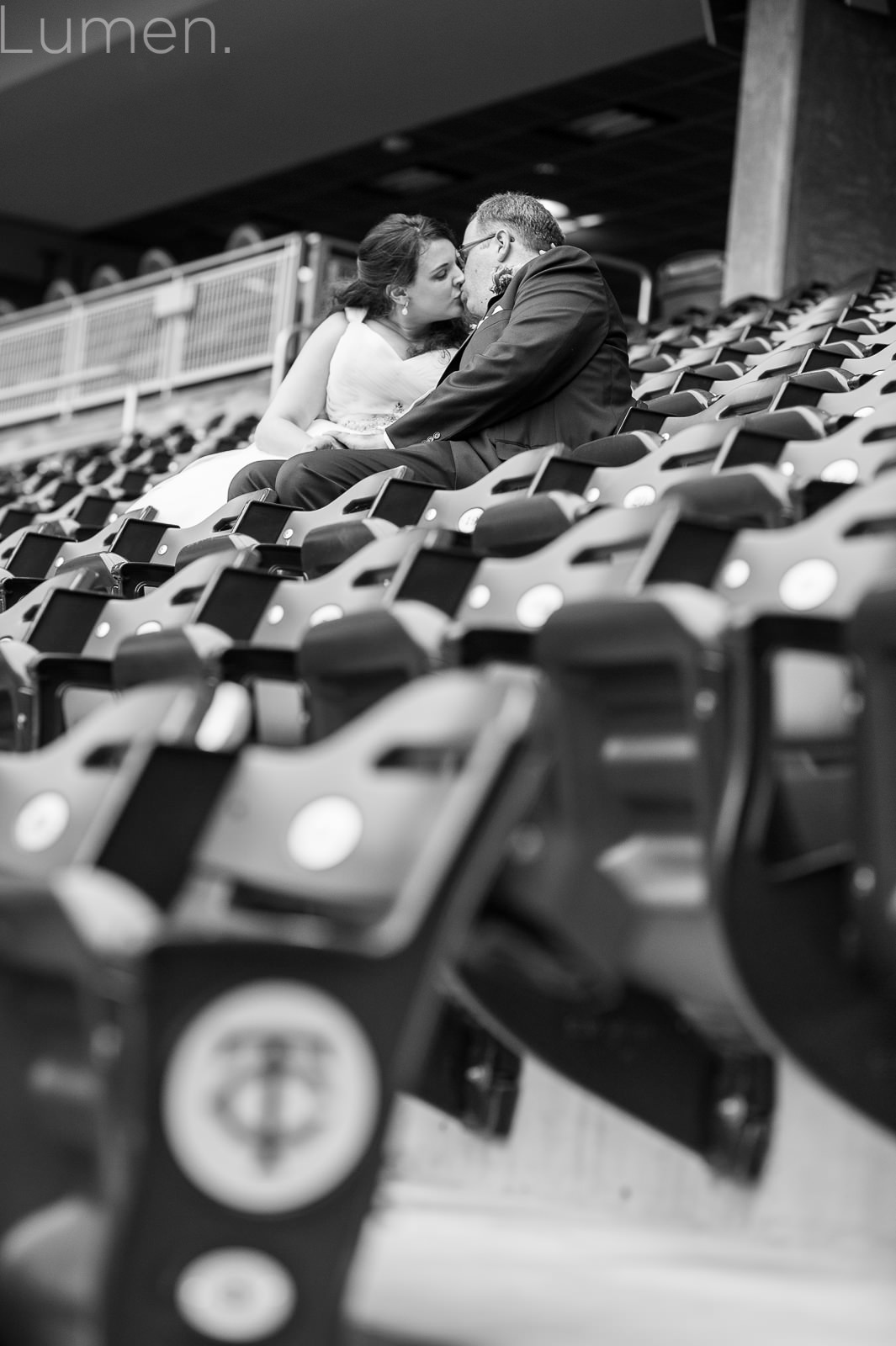 target field wedding photography, minnesota, twins, baseball, minneapoilis, minnesota, lumen, adventurous, couture,