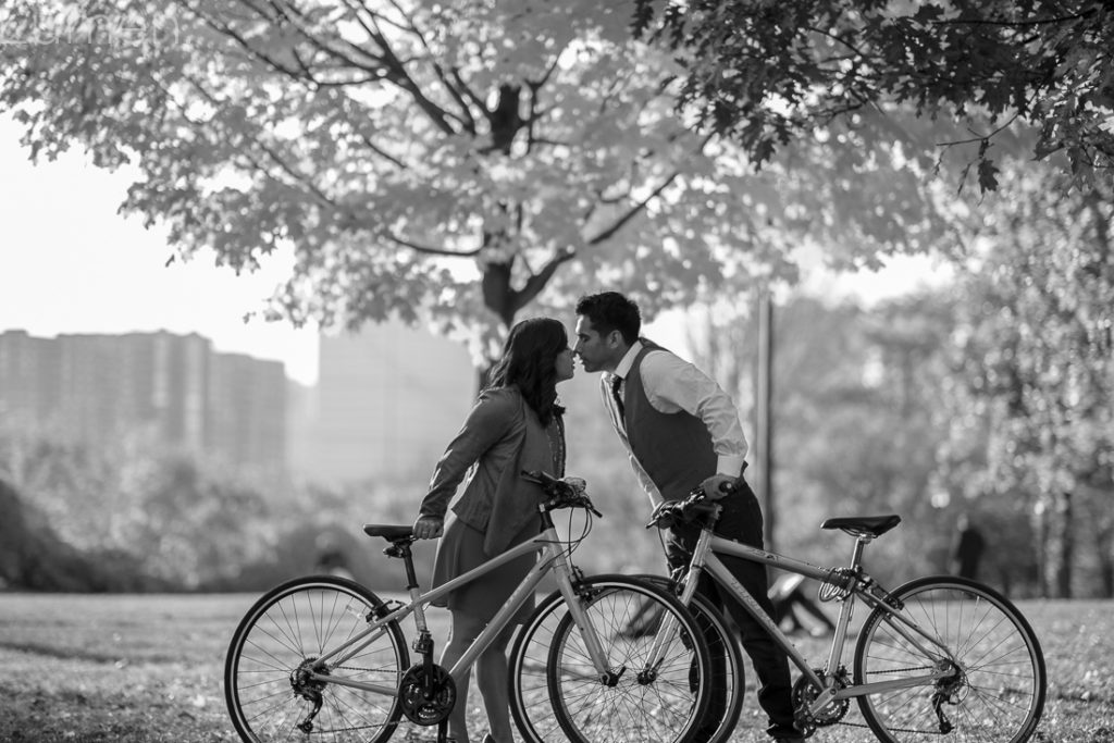 lumen photography, stone arch bridge engagement photos, minneapolis, minnesota, runyon, biking engagement photos, adventurous