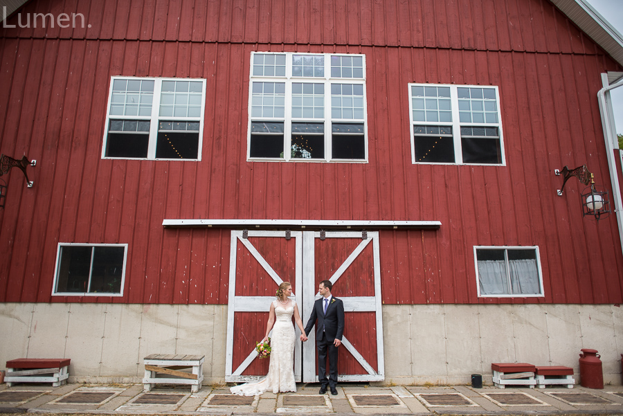 lumen photography, adventurous, country pleasures wedding photos, country pleasures bed and breakfast, wisconsin, country pleasures barn wedding, cashton, farm, minneapolis wedding photography